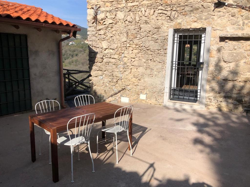 Ca Di Pippo "Volpe" Appartamento Ristrutturato Orco Feglino Exterior foto
